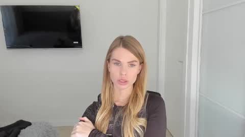 Snapshot of linabey chatting on October 2025 12:13:02 PM linabey online show from October 2025 12:13:02 PM