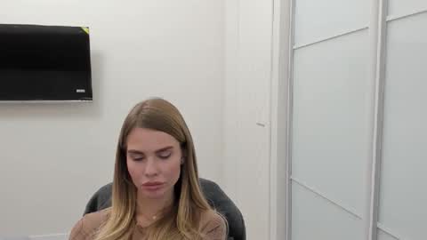 Snapshot of linabey chatting on October 2025 03:03:02 PM linabey online show from October 2025 03:03:02 PM