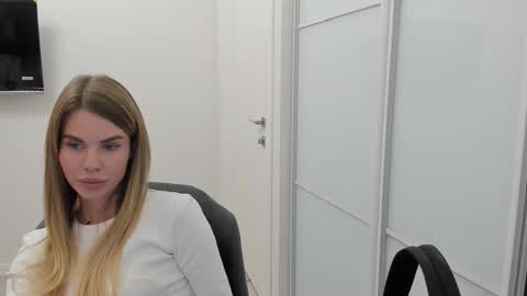 Snapshot of linabey chatting on November 2025 02:18:02 PM linabey online show from November 2025 02:18:02 PM