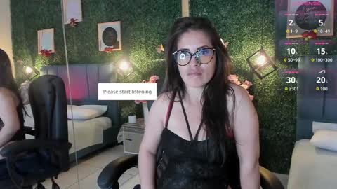 Lina  online show from September 2025 11:26:02 AM