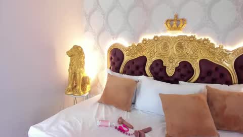 L I N A  online show from September 2025 10:59:02 PM