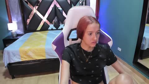  Linda  online show from December 2024 06:33:01 PM