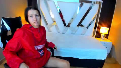  Linda  online show from October 2025 12:59:01 PM