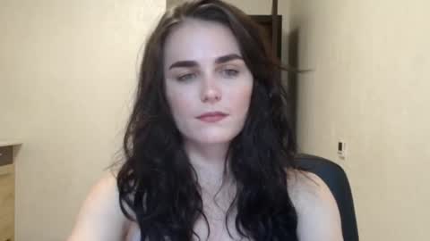 Snapshot of linda_aa chatting on November 2025 08:20:02 PM Linda online show from November 2025 08:20:02 PM