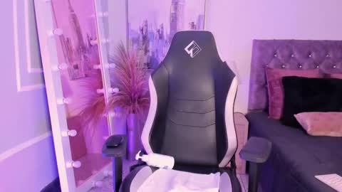 linda_caroline online show from February 2025 11:47:02 PM