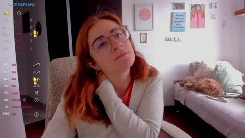 Snapshot of linda_giggle chatting on December 2024 03:19:02 PM Giggles online show from December 2024 03:19:02 PM