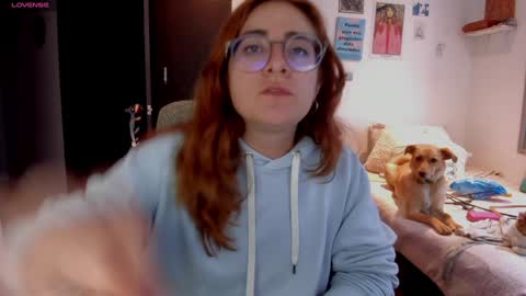 Snapshot of linda_giggle chatting on December 2024 10:42:02 PM Giggles online show from December 2024 10:42:02 PM