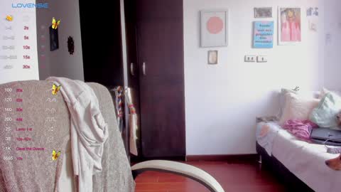 Snapshot of linda_giggle chatting on January 2025 02:13:01 PM Giggles online show from January 2025 02:13:01 PM