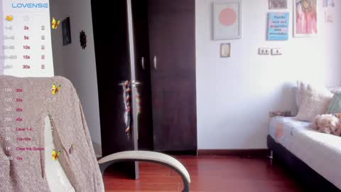 Snapshot of linda_giggle chatting on January 2025 01:41:02 PM Giggles online show from January 2025 01:41:02 PM