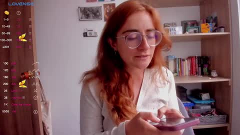 Snapshot of linda_giggle chatting on February 2025 03:08:01 PM Giggles online show from February 2025 03:08:01 PM