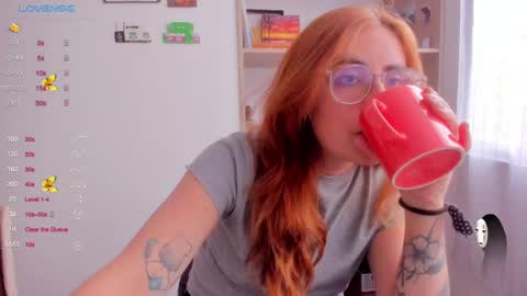 Snapshot of linda_giggle chatting on February 2025 06:01:02 PM Giggles online show from February 2025 06:01:02 PM