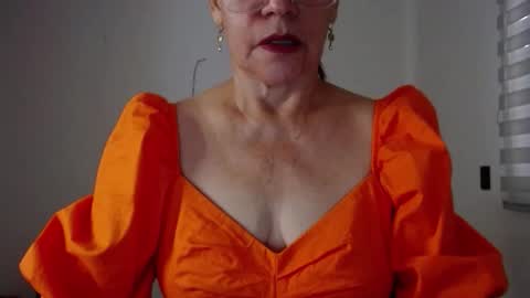 Snapshot of linda_hanna1977 chatting on November 2025 02:10:02 PM Linda Hanna online show from November 2025 02:10:02 PM