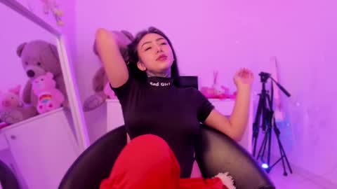 Lindaa maria  online show from October 2025 08:31:01 PM