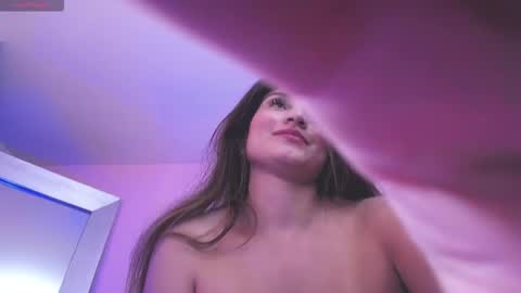 Maria Paula online show from September 2025 12:10:01 PM