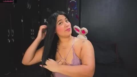 Snapshot of linda_rose28 chatting on November 2025 10:23:01 PM linda_rose28 online show from November 2025 10:23:01 PM