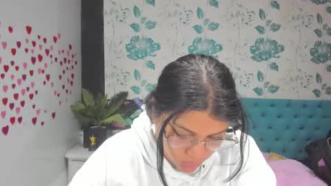    online show from February 2025 06:09:02 PM