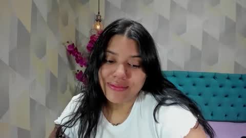 Snapshot of lindabreexlove chatting on October 2025 02:37:01 PM online show from October 2025 02:37:01 PM