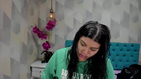 Snapshot of lindabreexlove chatting on October 2025 12:39:02 PM online show from October 2025 12:39:02 PM