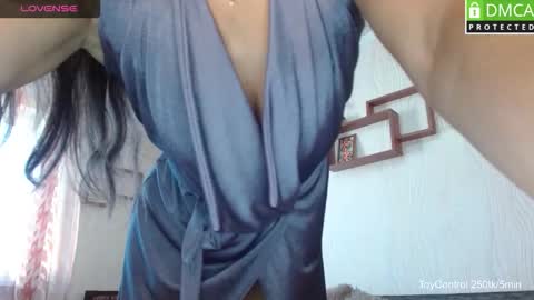 LindaErnestine online show from September 2025 06:59:02 AM