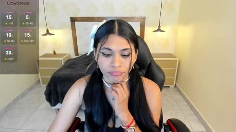 L I N D S A Y  online show from March 2025 10:43:02 PM