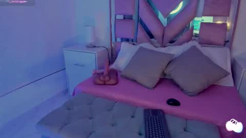 Lindsey Moss online show from September 2025 12:16:01 AM