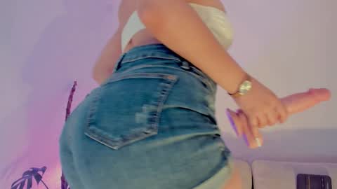 Lindsey Moss online show from October 2025 12:35:02 AM