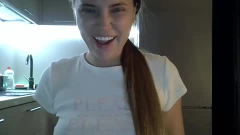 Anna online show from October 2025 06:35:02 PM