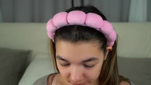 Kate online show from October 2025 11:32:02 AM