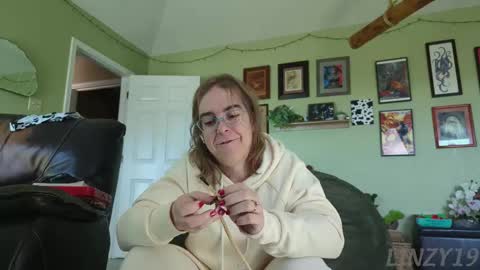 Linzy19 online show from November 2025 05:34:01 PM