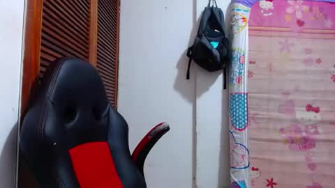 lion_grr online show from November 2025 02:32:01 AM