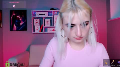 Snapshot of lisa_dark_ chatting on November 2025 08:10:01 PM Lisa online show from November 2025 08:10:01 PM