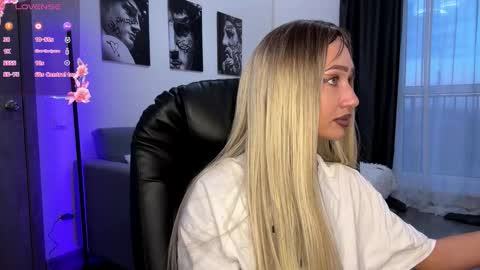 Lisa online show from October 2025 12:34:02 PM