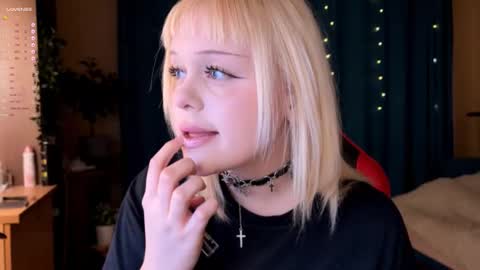 -Lisa- Help me to reach 100 thumbs up3 online show from October 2025 04:14:02 PM