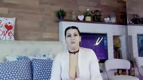 Snapshot of lisamaze chatting on February 2025 07:38:02 PM SofiaHanson online show from February 2025 07:38:02 PM