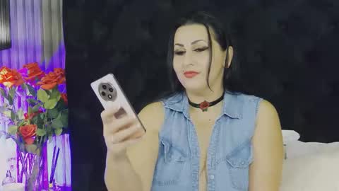 Snapshot of lisamaze chatting on October 2025 07:14:02 PM SofiaHanson online show from October 2025 07:14:02 PM