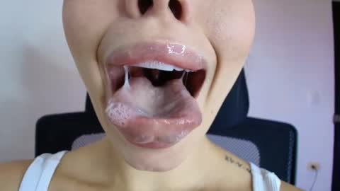 Lisbet online show from September 2025 03:17:02 PM