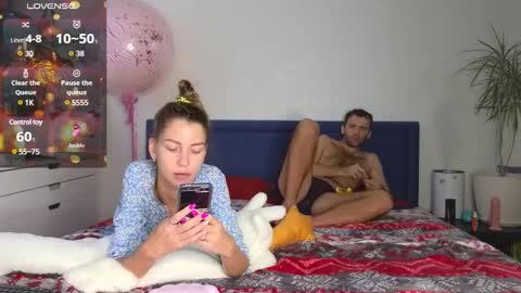 Snapshot of lisi4ka_basik33 chatting on December 2024 12:01:02 PM Kris Maks online show from December 2024 12:01:02 PM