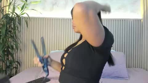 Liss online show from October 2025 12:01:02 PM