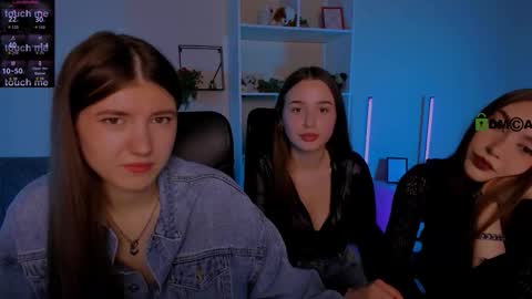 lissa_night online show from October 2025 01:43:02 PM