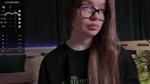 Snapshot of lissa_rose chatting on February 2025 06:29:02 PM lissa_rose online show from February 2025 06:29:02 PM