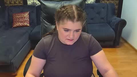 Snapshot of lissabigtitts chatting on November 2025 02:16:02 PM Lisa online show from November 2025 02:16:02 PM