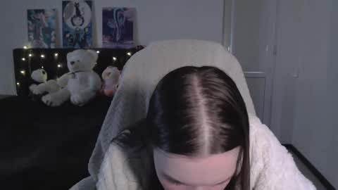 Snapshot of little__flowers chatting on September 2025 11:04:01 AM little__flowers online show from September 2025 11:04:01 AM