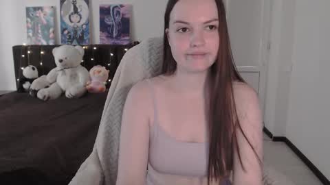 Snapshot of little__flowers chatting on October 2025 08:01:01 AM little__flowers online show from October 2025 08:01:01 AM