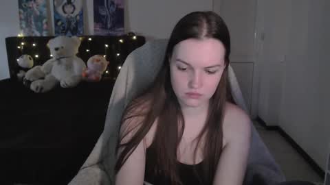 Snapshot of little__flowers chatting on October 2025 08:15:02 AM little__flowers online show from October 2025 08:15:02 AM