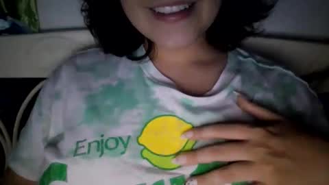 Snapshot of little_anef chatting on September 2025 10:33:01 PM little_anef online show from September 2025 10:33:01 PM