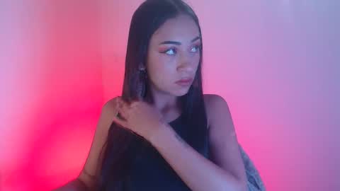 Snapshot of little_aphrodite2 chatting on October 2025 09:04:02 PM Aliciaparaisss online show from October 2025 09:04:02 PM