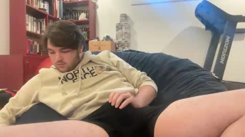 Snapshot of little_boi2much chatting on December 2024 07:21:01 PM little_boi2much online show from December 2024 07:21:01 PM