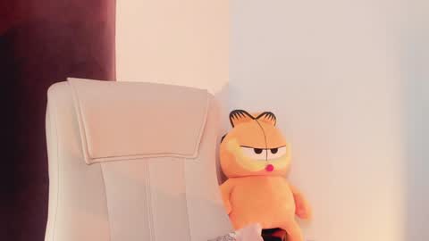 Help me reach 100 likes online show from January 2025 07:11:01 PM