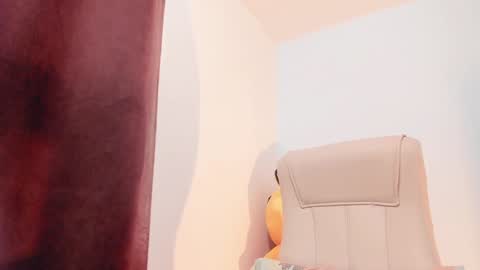 Help me reach 100 likes online show from January 2025 07:10:01 PM