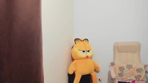 Help me reach 100 likes online show from January 2025 07:04:01 PM